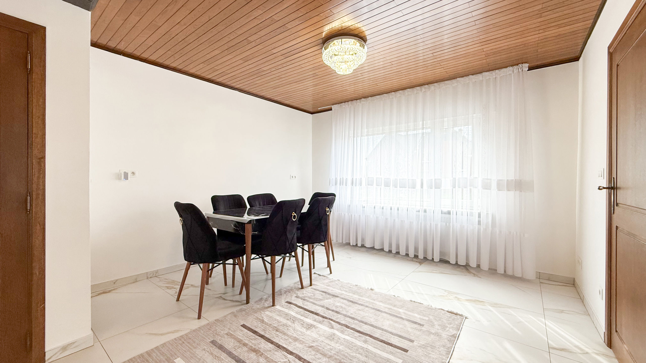 Volledig vernieuwde woning met 4 slp en uitstekende ligging! - foto 5