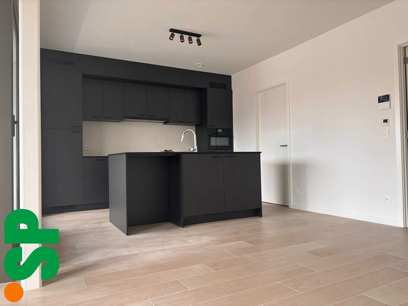 Nieuwbouw appartement met 2 slaapkamers, terras, kelderberging en autostaanplaats nabij het centrum en station van Geel. - foto 2