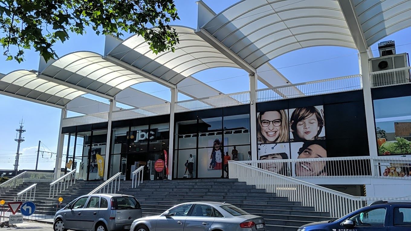 MODERN COMMERCIEEL GEBOUW NABIJ ACTION &amp; KRËFEL - foto 5