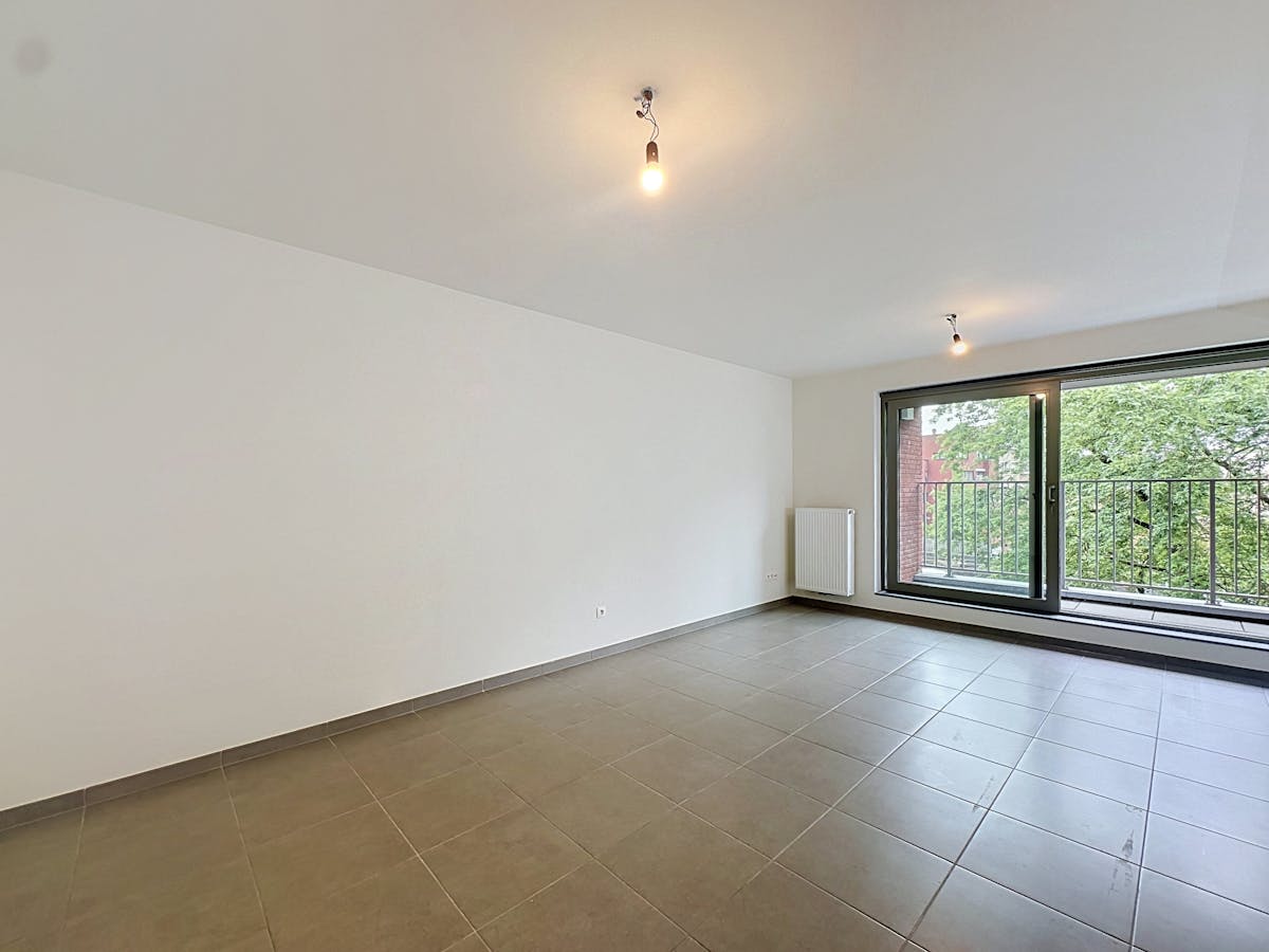 Brussel: Appartement (82m²) met 2 slaapkamers en een terras - foto 4