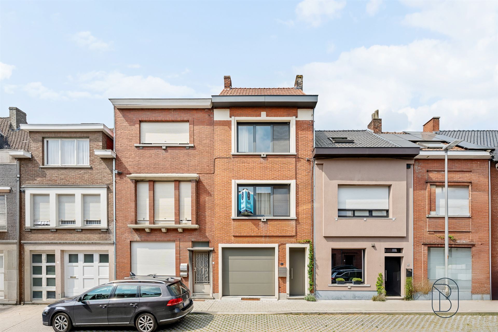 Recent gerenoveerde woning met 3 slk en leuke tuin! - foto 1