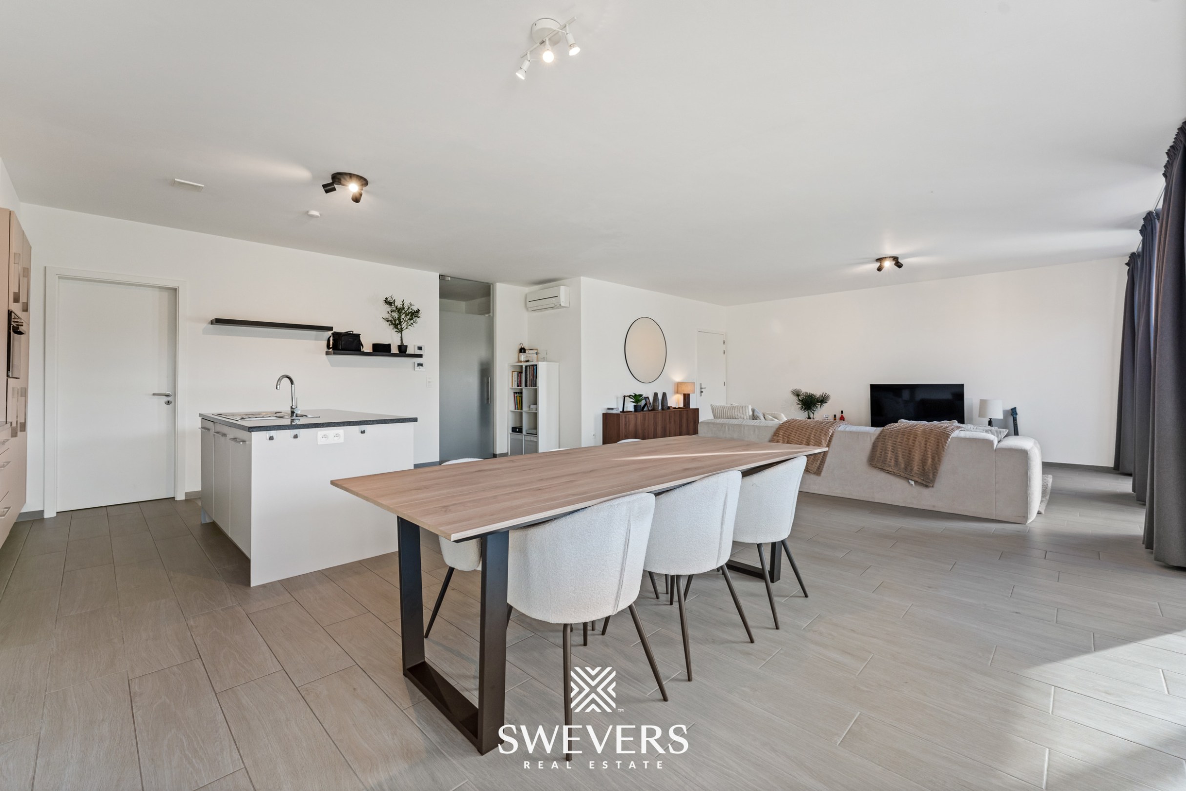 Appartement met twee autostaanplaatsen en terras met uitzicht op prachtige binnentuin - foto 4