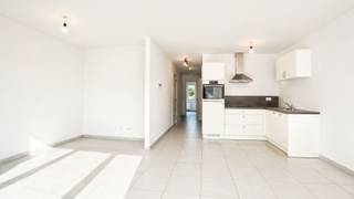 Dit moderne gelijkvloerse instapklare appartement (bouwjaar 2020 - APP. 0.02 / BUS 0002) is gelegen in hartje Lokeren.Hierbij de grote troeven:🌳...