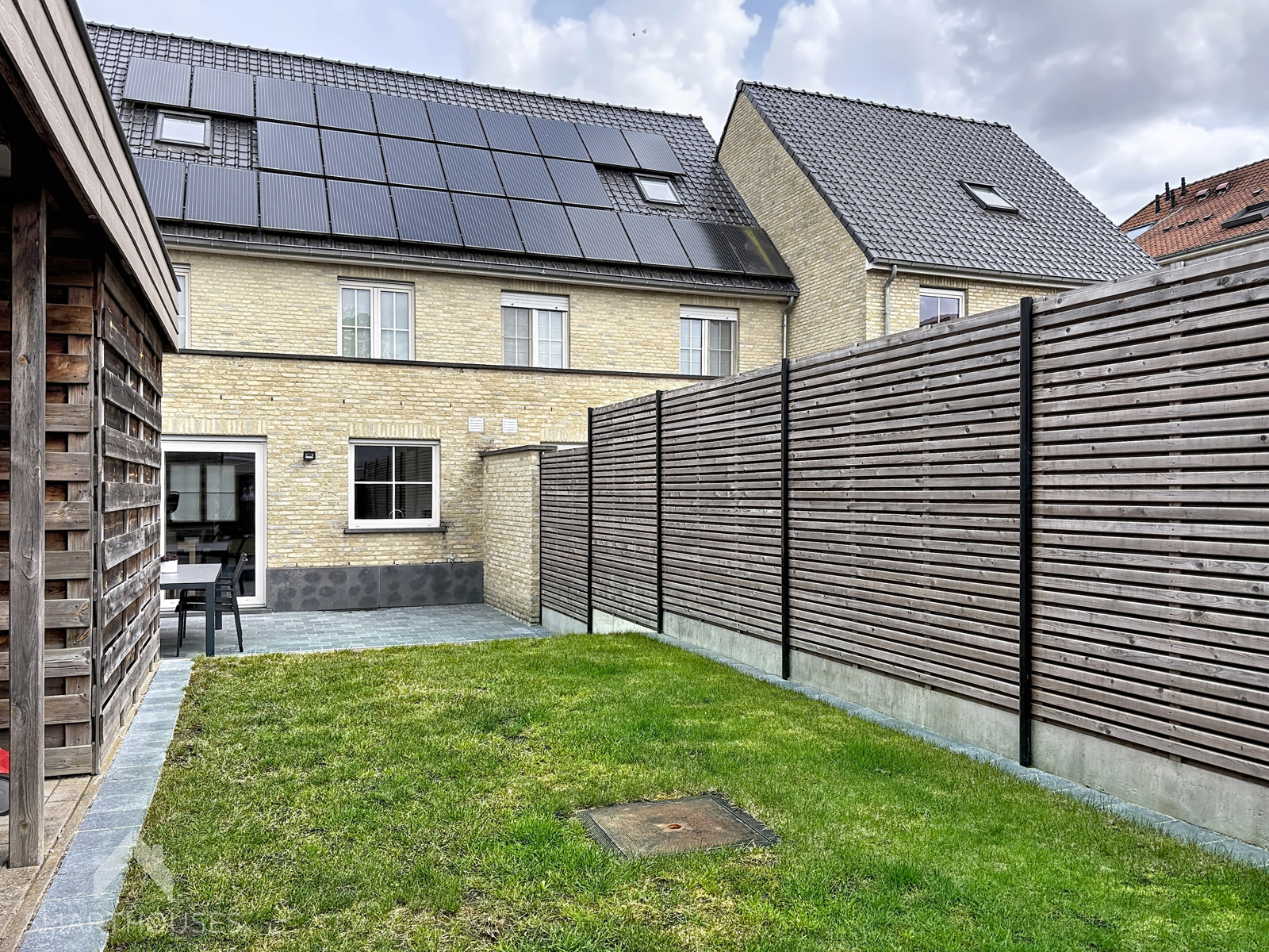 Rustig gelegen woning met 4 slaapkamers en carport - foto 2