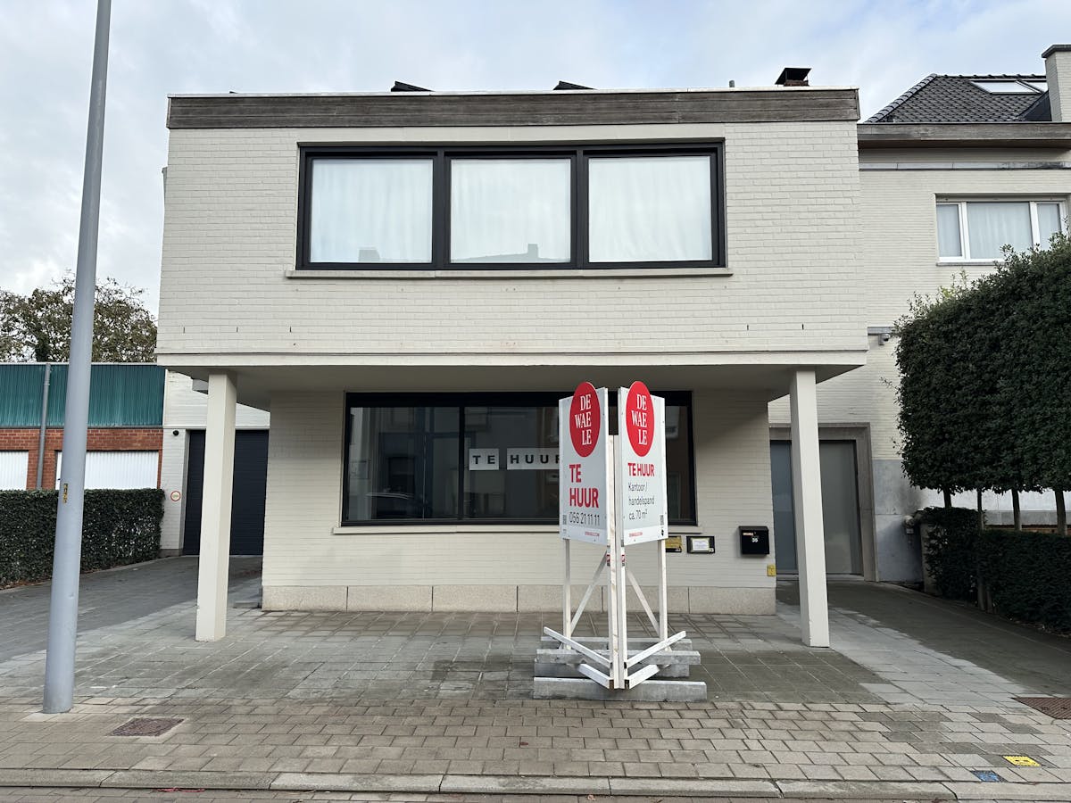 Espace de bureau ou commercial à louer dans le centre de Deerlijk - photo 2