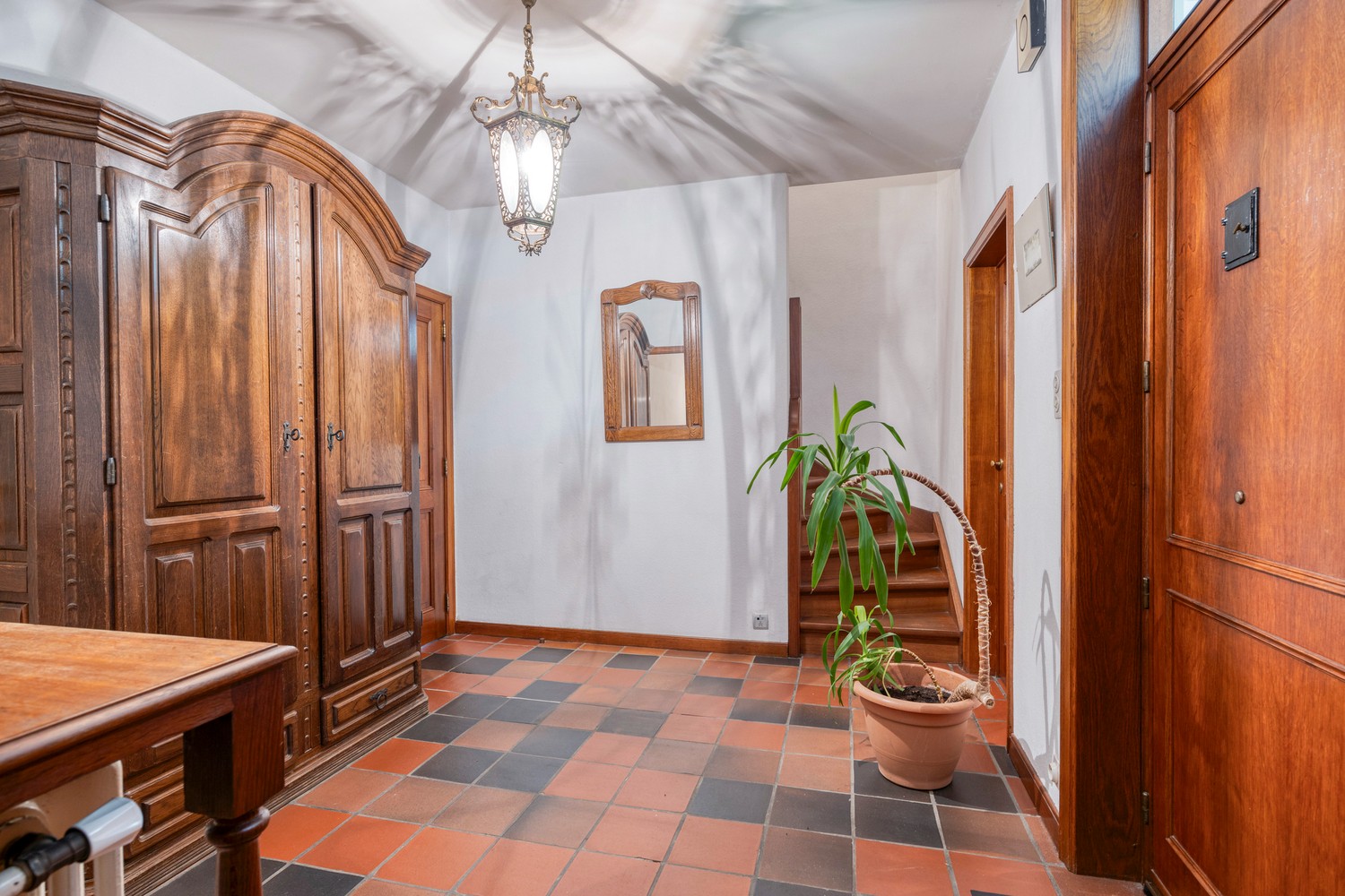 Ruime villa met vijf slaapkamers en tal van mogelijkheden in Zoutleeuw te koop! - foto 5