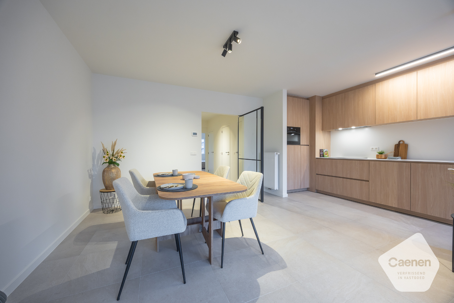 Gerenoveerd twee slaapkamer appartement op centrale ligging - foto 3