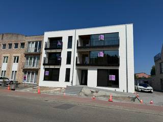 Ontdek dit prachtig afgewerkt appartement op de eerste verdieping (met lift) op Eikevelden 84 te Geel, gelegen in een residentie die...