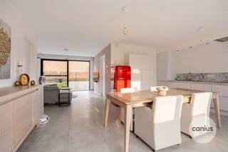 INSTAPKLARE, ENERGIEZUINIGE WONING MET DRIE SLAAPKAMERS IN WILDERENOp zoek naar een stijlvolle en energiezuinige woning te koop in Wilderen waar...