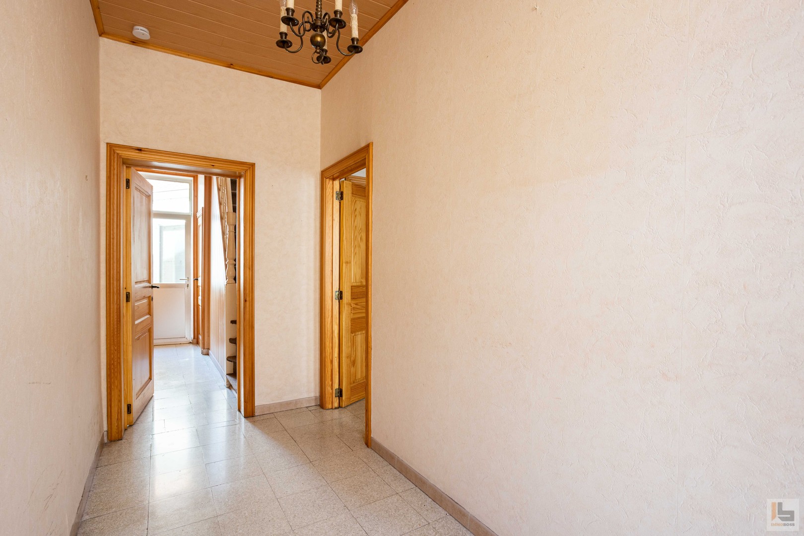Te renoveren woning met 3 slaapkamers en toegang achterom - foto 4