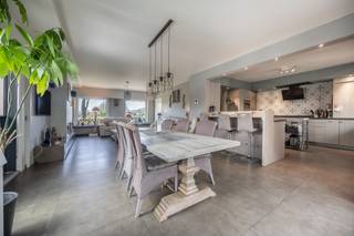 TE KOOP MET PRE-VIEWOp zoek naar een ruime woning gelegen in een rustige wijk? Neem dan zeker contact op via nathan@reds.be.In een groene en kalme...