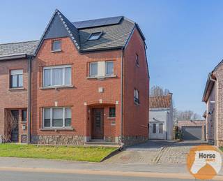 HELDERGEM - Gezellige woning met tuin, weide en stallenEERSTE BEZOEKDAG ZATERDAG 28 MAART VAN 09u TOT 13u (ENKEL OP AFSPRAAK !)Deze halfopen woning,...