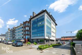In het centrum gelegen instapklaar, zeer lichtrijk en energiezuinig appartement. Het gerenoveerde appartement is gelegen op de derde verdieping...