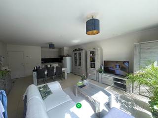 De Residentie is een mooi complex gelegen in de Molenstraat te Roeselare. Het appartement, gelegen op de 2de verdieping, bestaat uit: lift -...