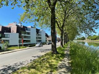 Residential apartment overlooking the Leuven canal, near VrijbroekparkThe apartment has a spacious living room overlooking the Leuven canal,...