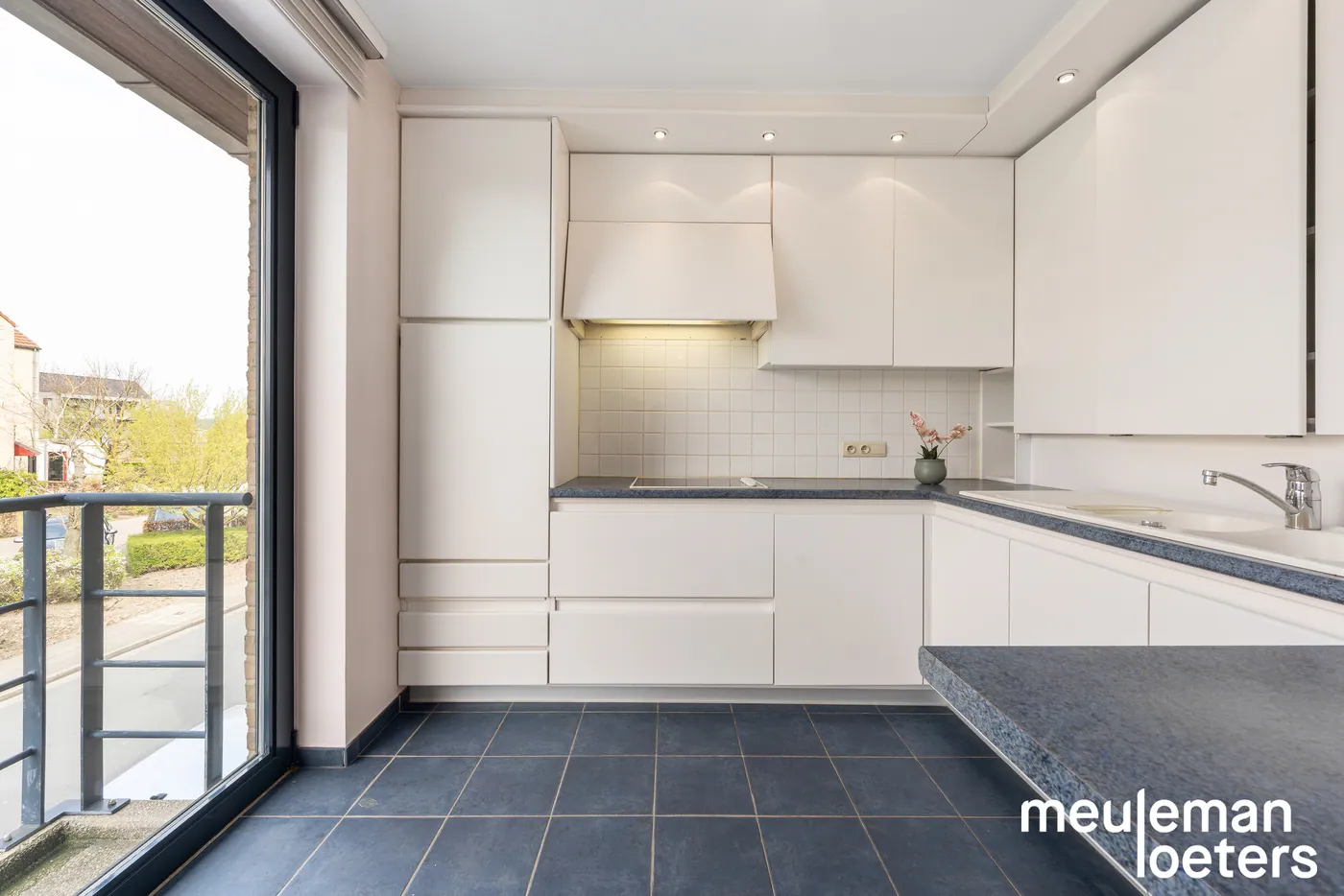 Lichtrijke bel-étagewoning met garage en ruim terras in centrum - foto 4