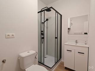 Info and viewings: maxime.l@weinvest.be | 02 315 77 22We Invest present you exclusively this charming 1st floor apartment, located in a renovated...