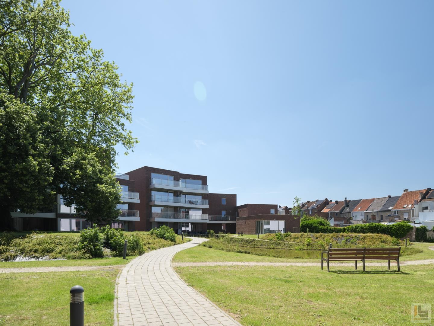 Rustig gelegen 1-slpkappartement, middenin een groenpark te Ronse - photo 2