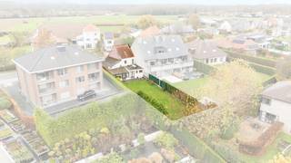 <strong>Te renoveren woning met tal van mogelijkheden te koop in Meise (renovatie mogelijk aan 6%)</strong><p><br /></p><p>Deze woning biedt een solide basis voor wie op zoek is naar een renovatieproject of heropbouw (onder voorwaarden aan 6% btw). Deze woning biedt een unieke kans om volledig naar eigen smaak in te richten en af te werken. Dankzij de gunstige ligging is er een vlotte verbinding naar Brussel en Antwerpen via de autostrade. Naastliggende dorpen zoals Grimbergen, Kapelle-op-den-Bos en Wemmel zijn zeer makkelijk bereikbaar. Centraal en rustig gelegen, met een park in de nabijheid, ideaal voor ontspanning.</p><p><br /></p><p><strong>Troeven:</strong></p><p>• Nabij openbaar vervoer, scholen en winkels</p><p>• Makkelijke verbinding via autostrade Brussel/Antwerpen</p><p>• Centrale ligging</p><p><br /></p><p><strong>Wens je een bezoek? Contacteer dan ERA LEUS &amp; TOYE via 02/335.11.12 en plan een afspraak met Thierry Van Campenhout.</strong></p>