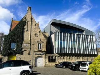 uitermate commercieel gelegen handelspand in hartje Diksmuide langs invalsweg, commerciële oppervlakte vanaf 200 m² tot 850 m², oppervlakte en...