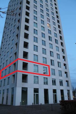 Dit schitterend gelegen appartement met zicht op het Eilandje en het Havenhuis bevindt zich op de 2de verdieping, heeft een oppervlakte van...