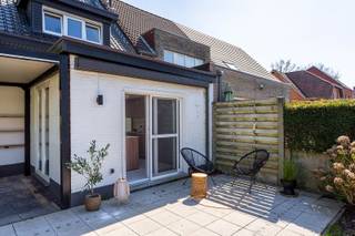 De locatie van deze woning kunnen we gerust top noemen. Hier woon je op een boogscheut van het centrum van Kapellen met de vele winkels,...