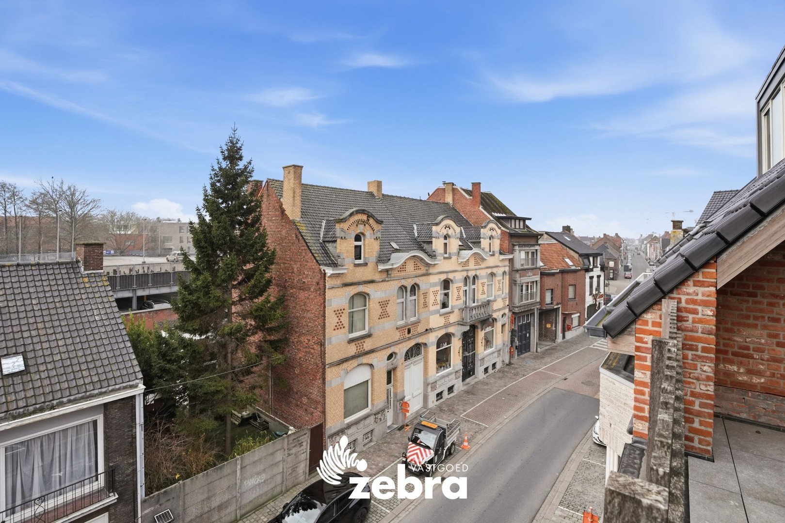 Eigentijdse stadswoning met lift, terras en topafwerking in het centrum van Roeselare! - foto 2