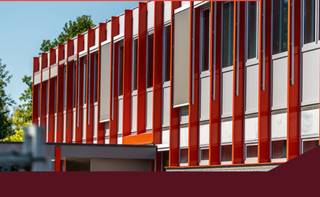 Kantoor ruimtes te huur op een gerenoveerde site in Hasselt. Zeer goede ligging, vlakbij het centrum en de Ring van Hasselt.<br /><br />Kantoor Unit 1.10 : 76 m²<br /><br />- bel + intercom<br />- sanitaire voorzieningen + onderhoud<br />- keuken<br />- voldoende parking