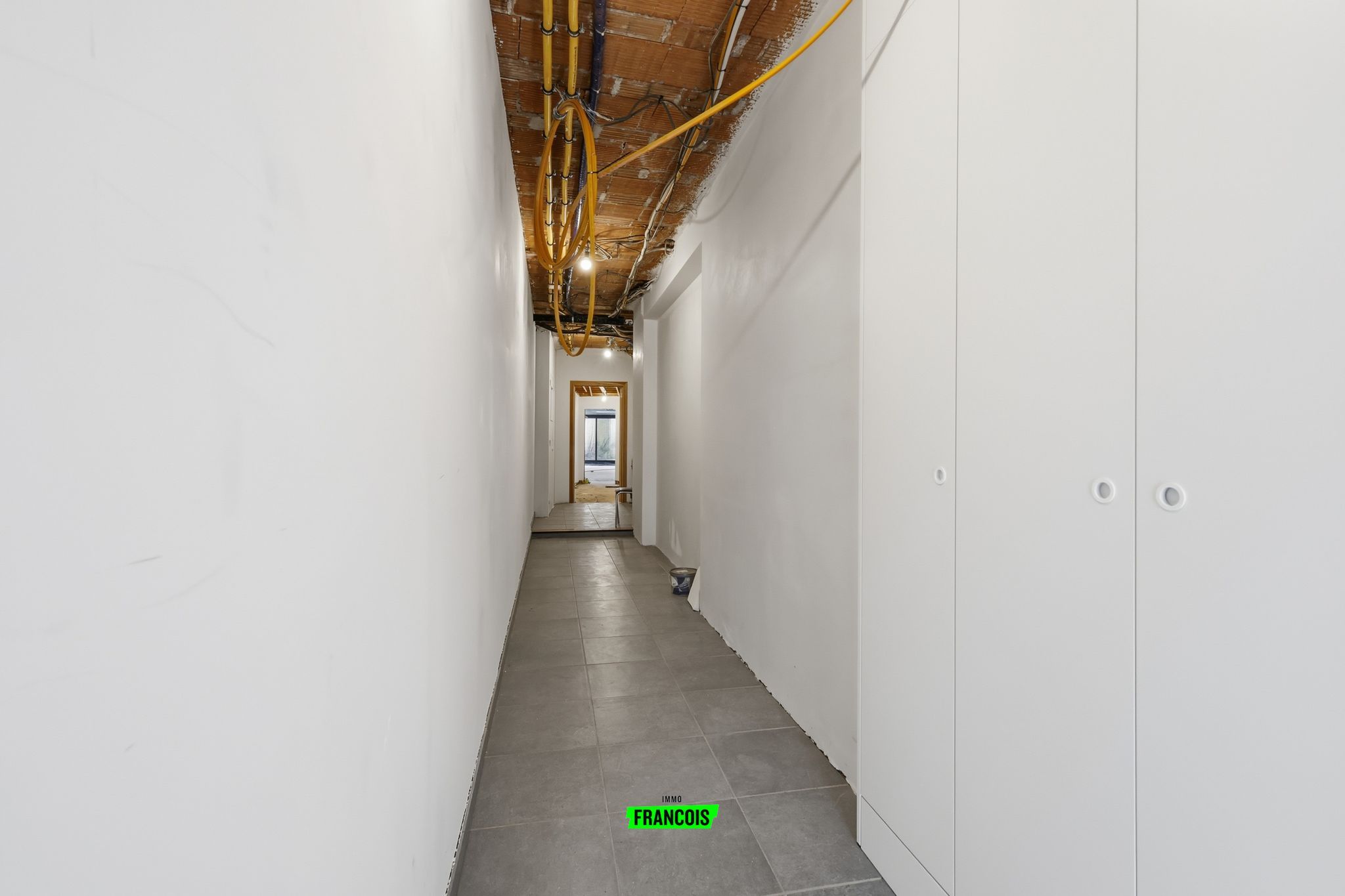 Instapklaar duplex appartement in centrum Poperinge te koop! - foto 4