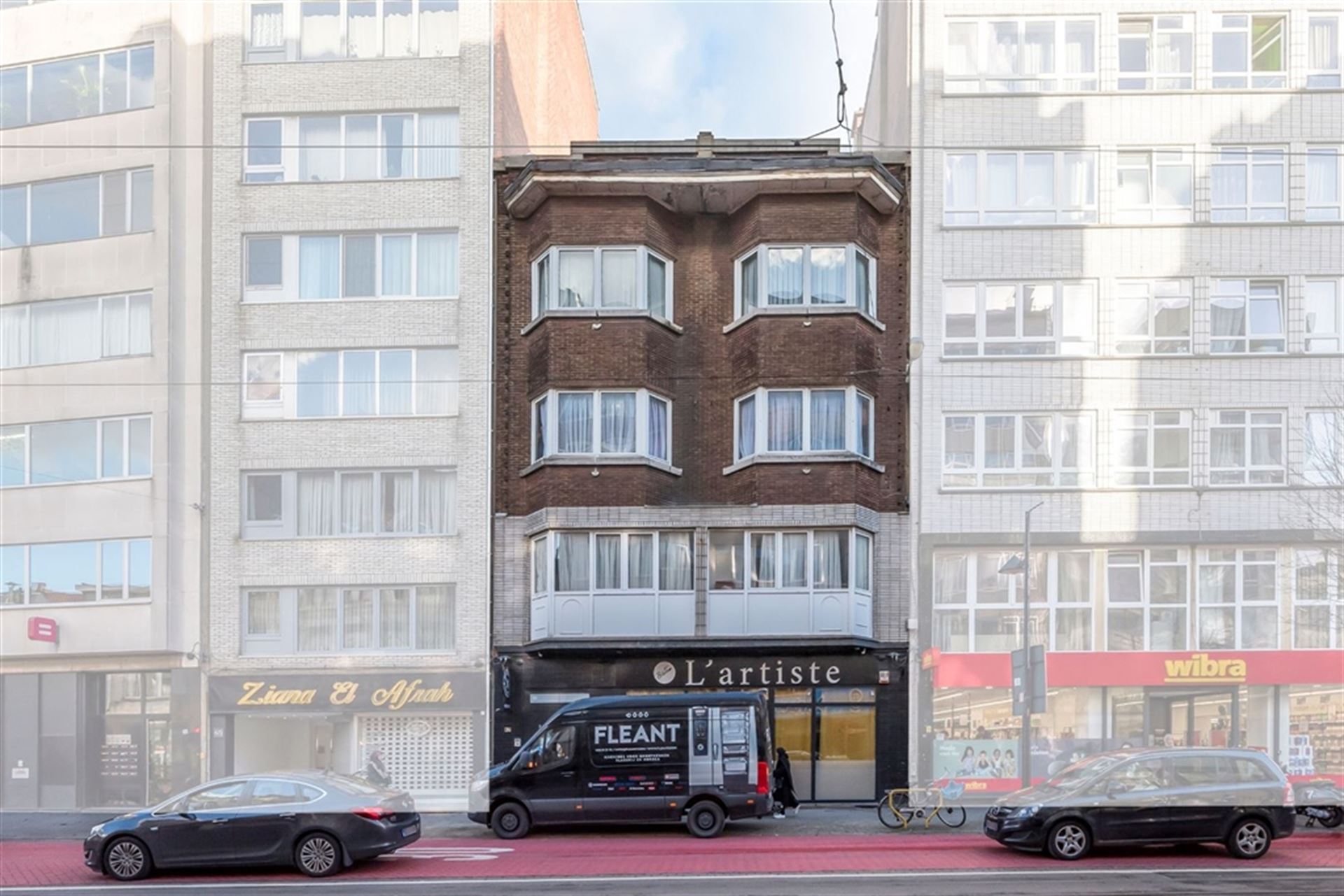 Opbrengsteigendom: handel + 5 units! - foto 1