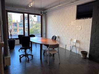 Offices in industrial style with pleasant terrace for sale in Schaarbeek. Combination of bright offices with polyvalent spaces. Easily accessible...