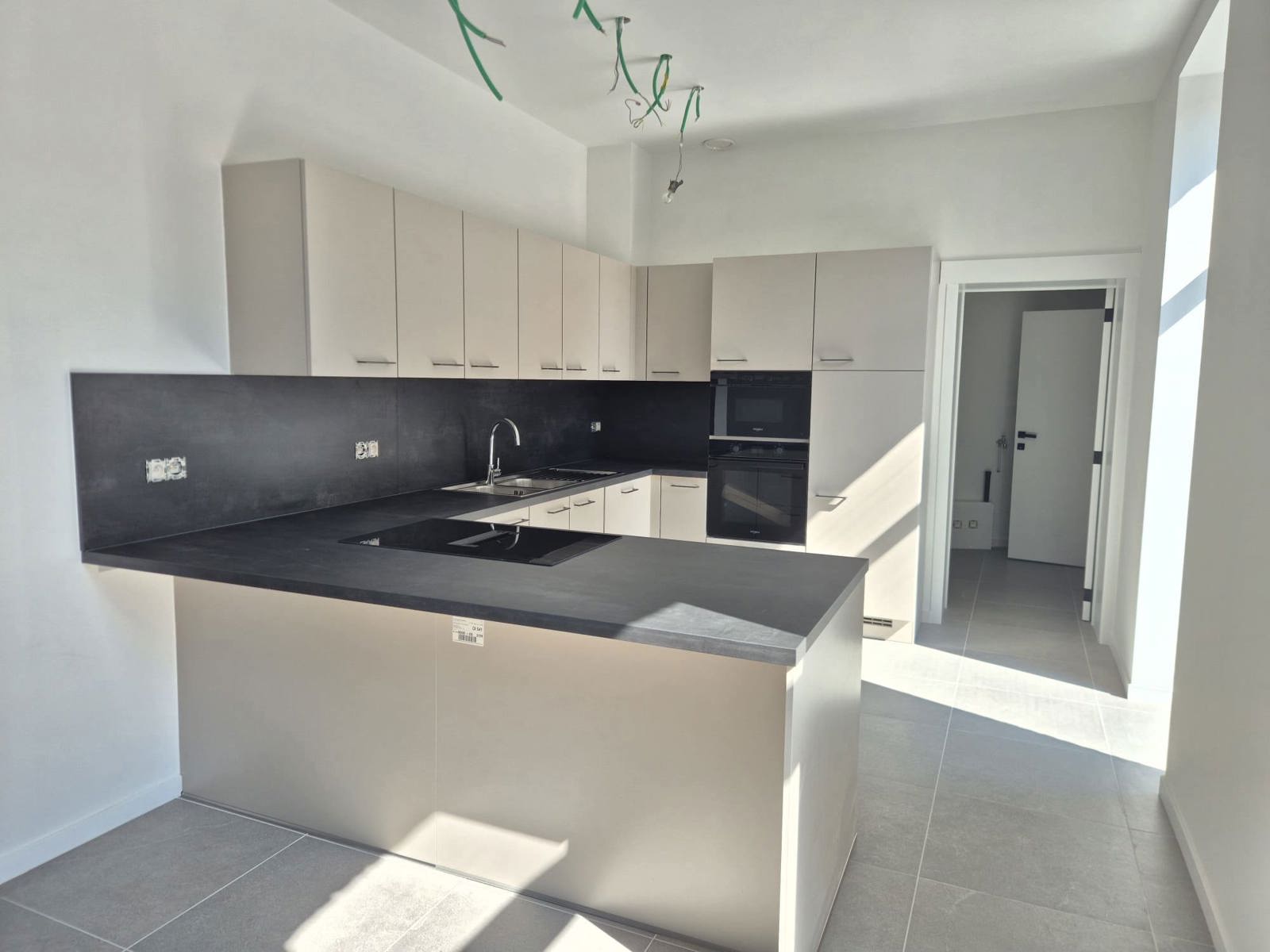 Halfopen bebouwing met 5 slaapkamers en 2 badkamers - foto 4