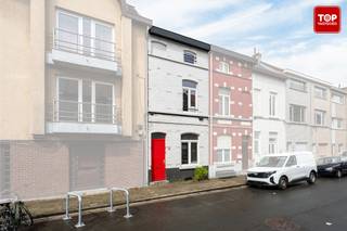 Deze gezellige woning is gelegen op enkele minuten wandelen van het Begijnhof, een prachtig gedeelte van Gent!De woning is strategisch zeer goed...