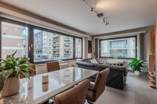 Dit lichtrijk hoekappartement te koop is gelegen op de eerste verdieping van Residentie Westhinder langs de Euphrosina Beernaerstraat te Oostende...