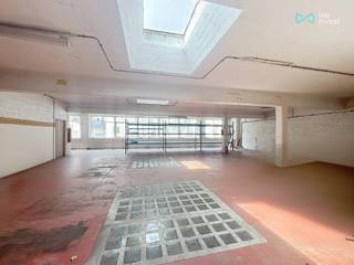 🇳🇱 TE KOOP – MAGAZIJN MET WOONVERGUNNING | CLEMENCEAULAAN, ANDERLECHT🏗 Magazijn van 1.000 m² | 🧱 3 plateaus van ±330 m²📄 Vergunning toegekend...