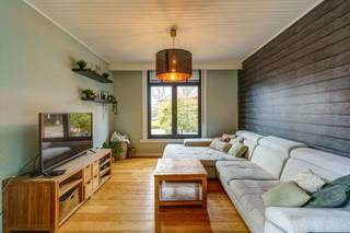 GelijkvloersDe woning beschikt over twee aangename leefruimtes die samen zorgen voor een open en gezellige indeling met plaats voor een zithoek en...