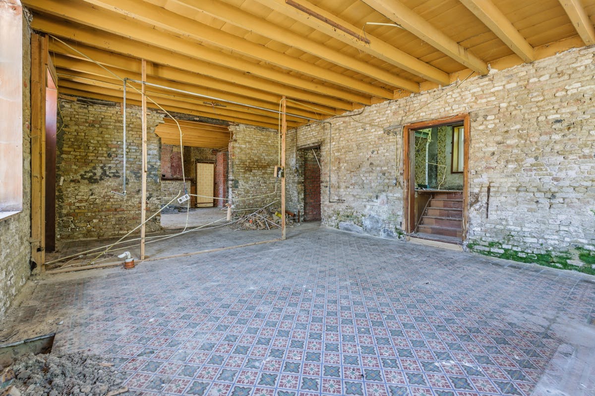 Karaktervolle renovatiewoning met veel potentieel. - foto 4