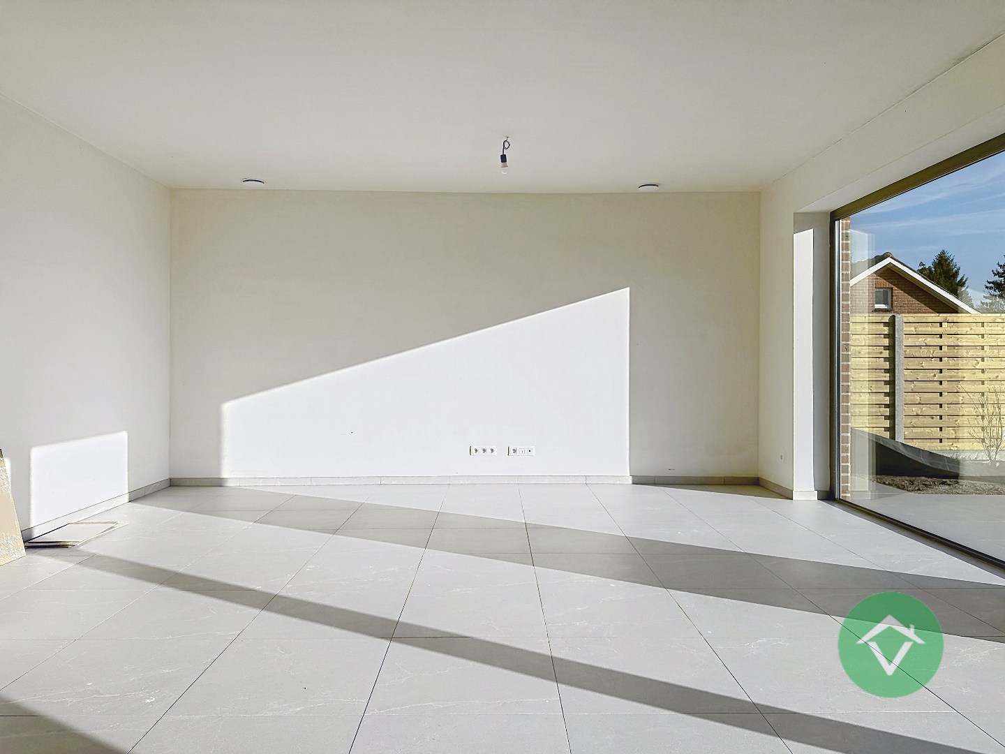 Volledig nieuwe woning met 4 slaapkamers en diepe tuin te Wijnendale - foto 4