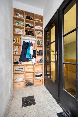 Deze prachtige woning is gelegen in een rustige en open landelijke ligging. De woning beschikt over een grote tuin, perfect om te genieten van de...