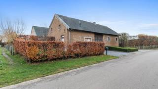 Bent u op zoek naar een unieke woonplek waar karakter, modern comfort en duurzaamheid samenkomen? Zoek niet verder. De totaal gerenoveerde hoeve...