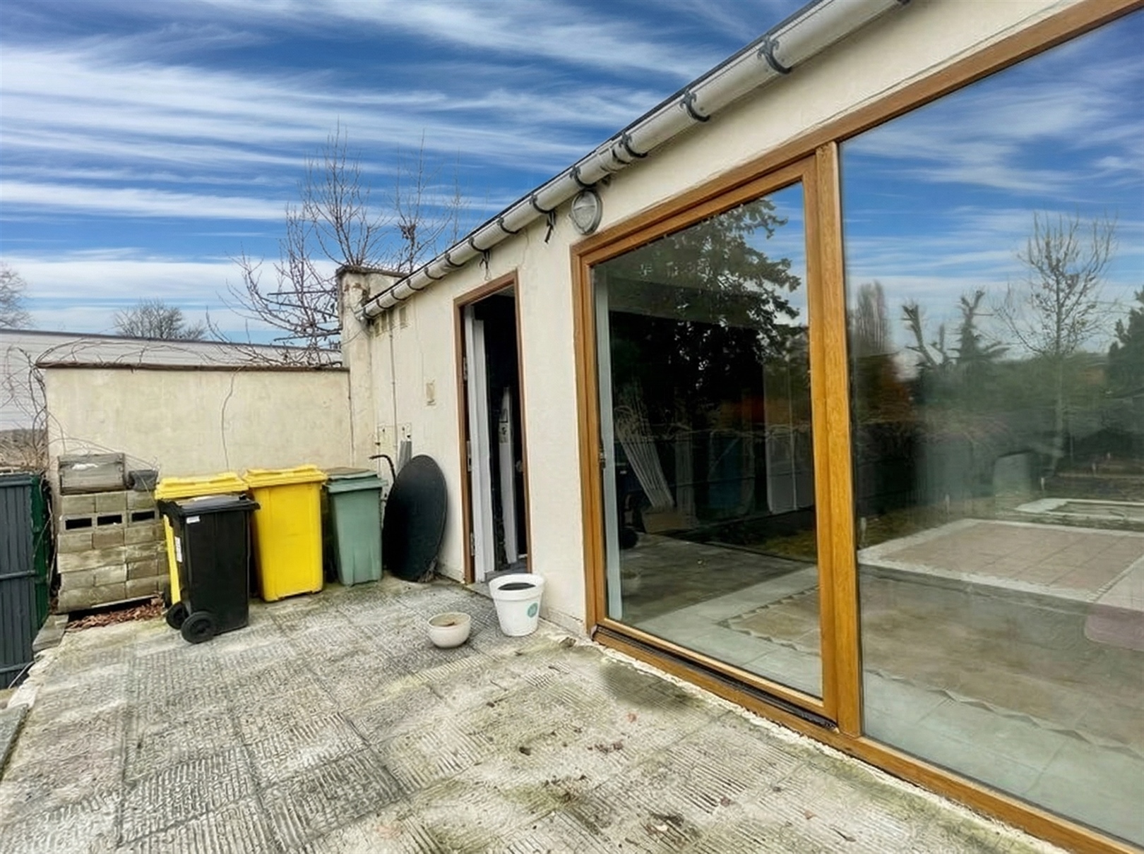 Rez commercial de 232 m² sur 4a 10ca avec grand jardin ! - photo 5