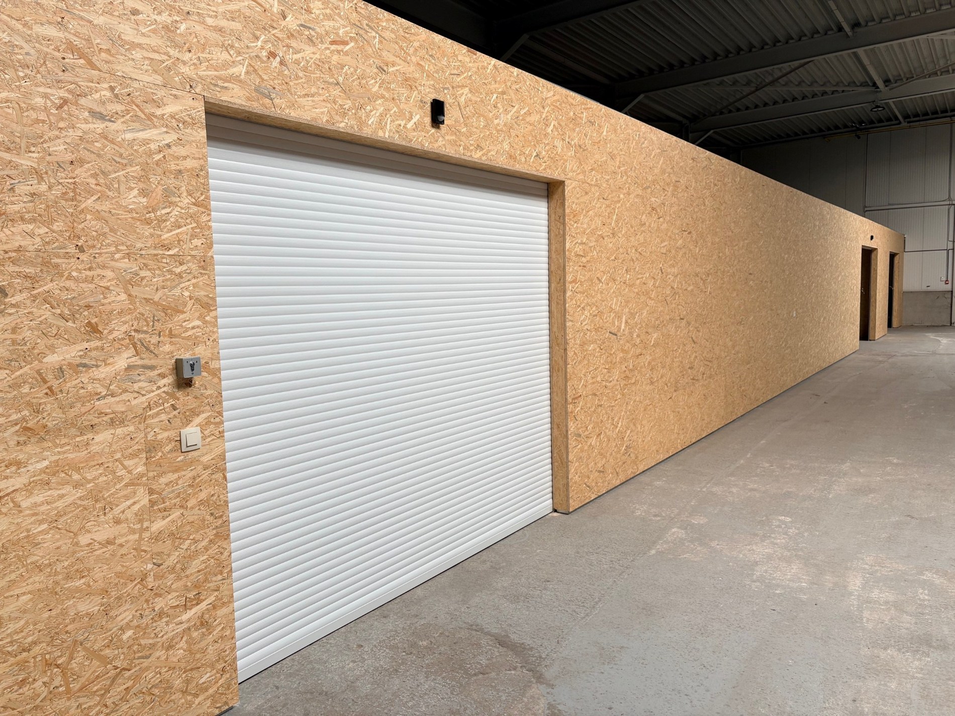 TE HUUR : Opslagruimte 160m² - foto 4