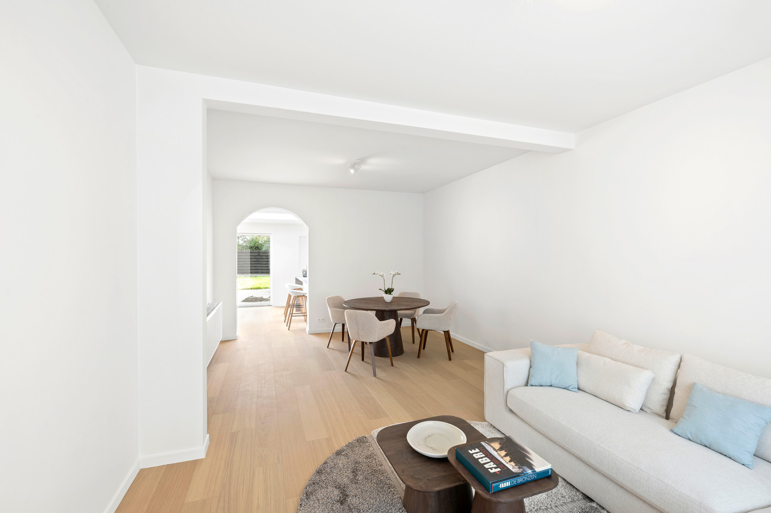 Prachtig gerenoveerde woning met tuin op wandelafstand van de Zee - photo 2