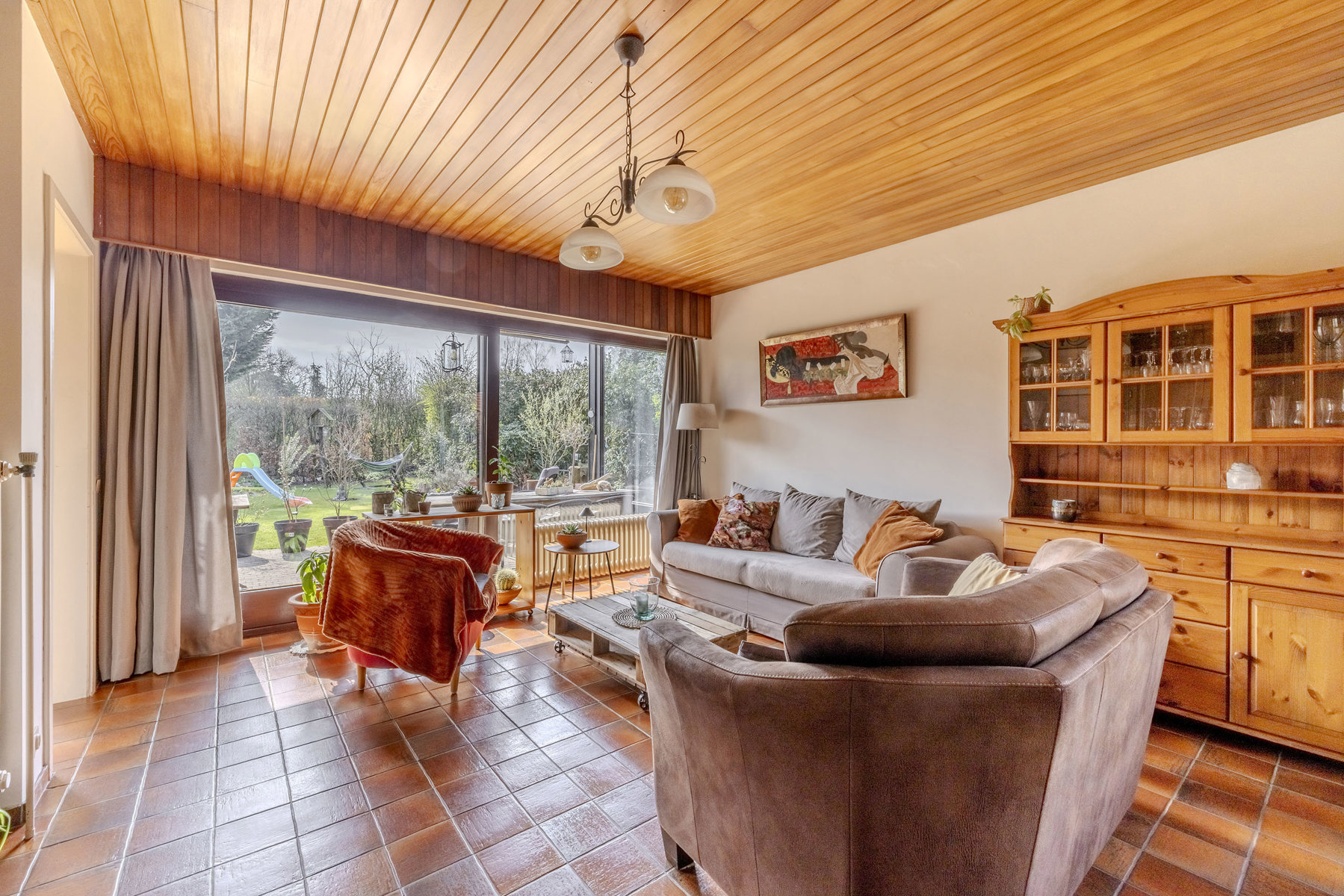 Laagbouwwoning met 2/3slpk, tuin en garage - foto 5