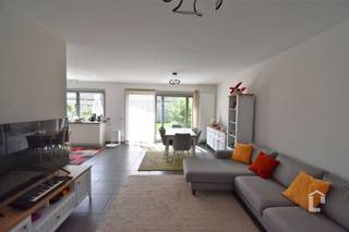 Quietly located house in a residential area for rent in De Pinte. Besides its quiet location, the house has good accessibility by public transport,...