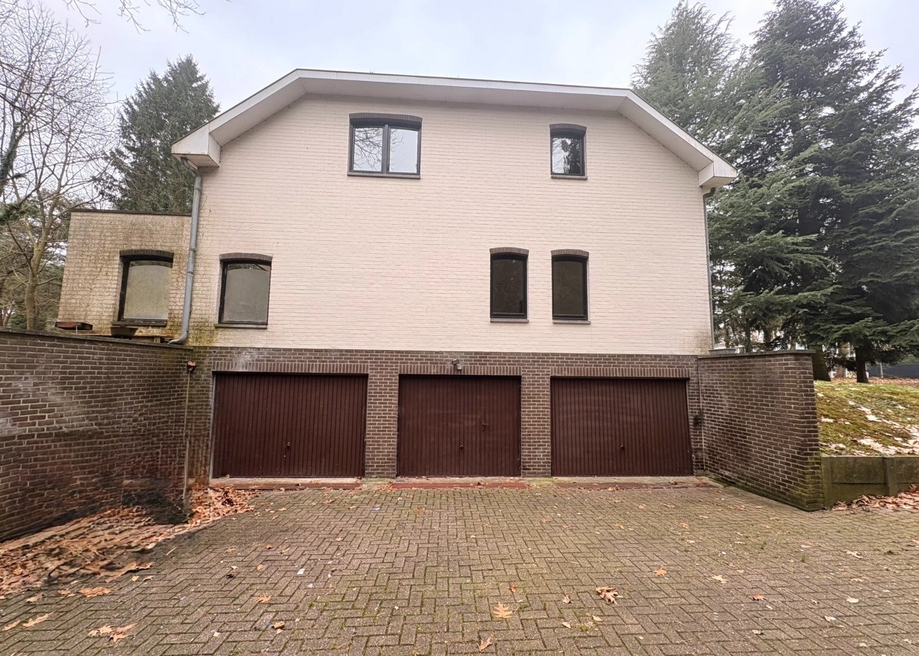 House for rent in Maasmechelen with 5 bedrooms - photo 3