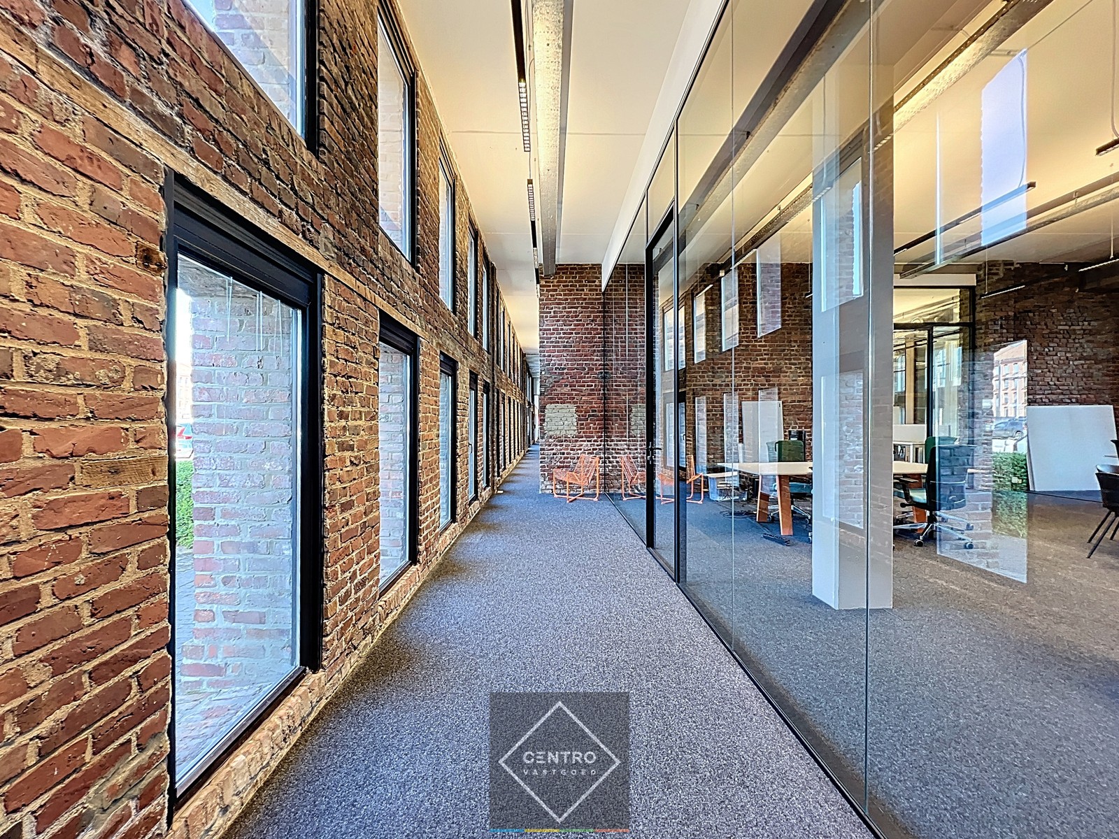 Instapklare KANTOORRUIMTE (178,75 m²) - ALL-IN formule (huur, verbruik, randaccomodatie,...) te Kortrijk ! - foto 4