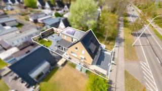 Langs de Kinderlaan, op de grens met Oostduinkerke en Nieuwpoort, bieden we u deze instapklare en open bebouwing met 4 slaapkamers aan. Deze...