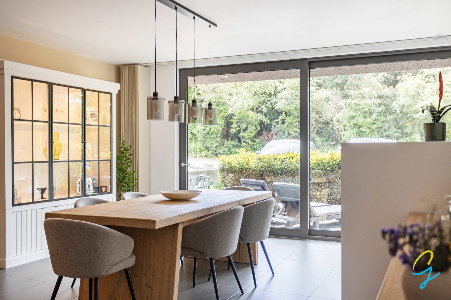 TE KOOP Ruim appartement met 2 terrassen en staanplaatsen - foto 1
