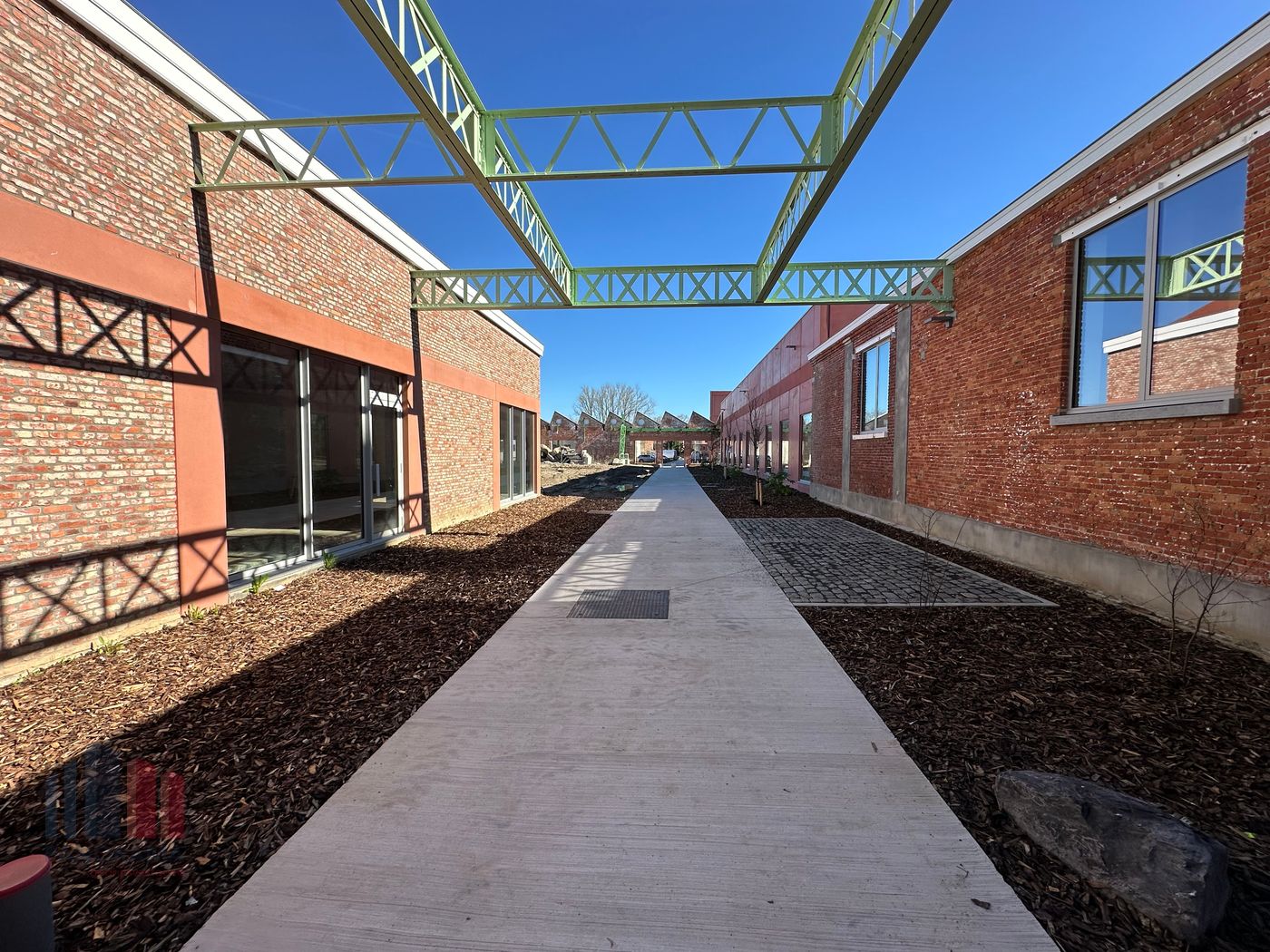 397 m² kantoren te koop naast E17 - foto 1